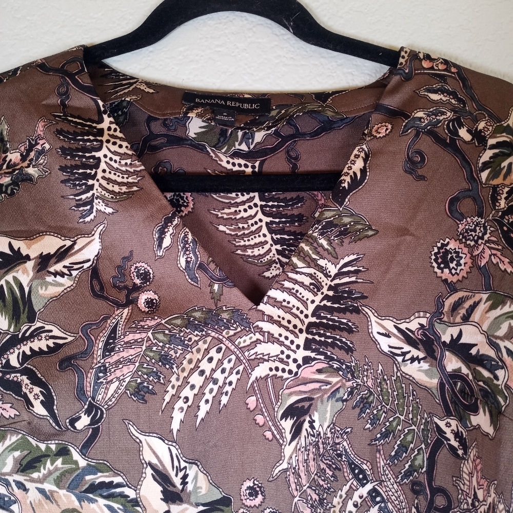 Banana Republic Taupe Brown Floral Leafy Print Silky Bohemian Balloon Sleeve Top - Picture 3 of 9